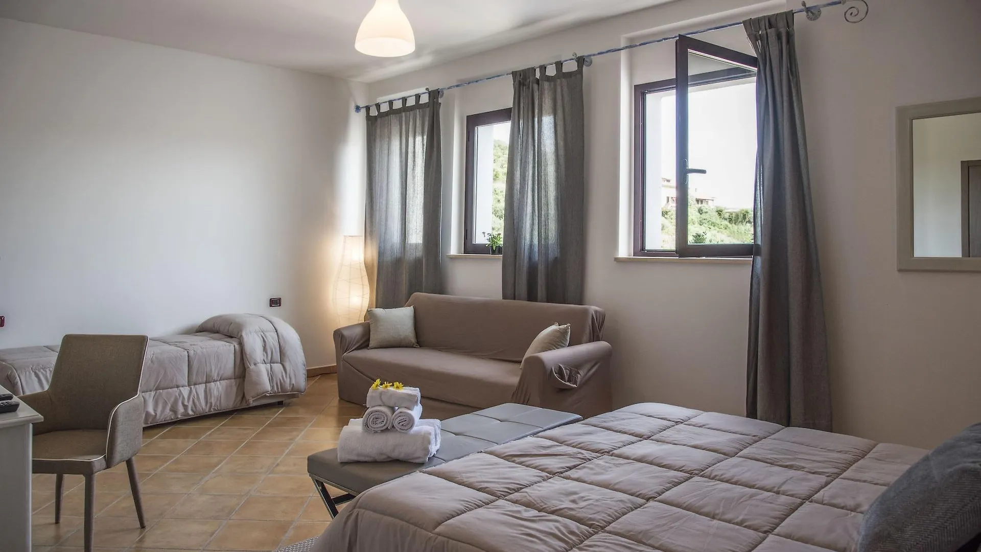 Villa Santadi 4*,